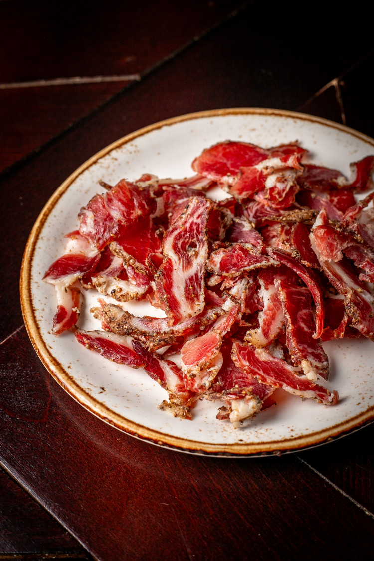 Сыровяленая свинина